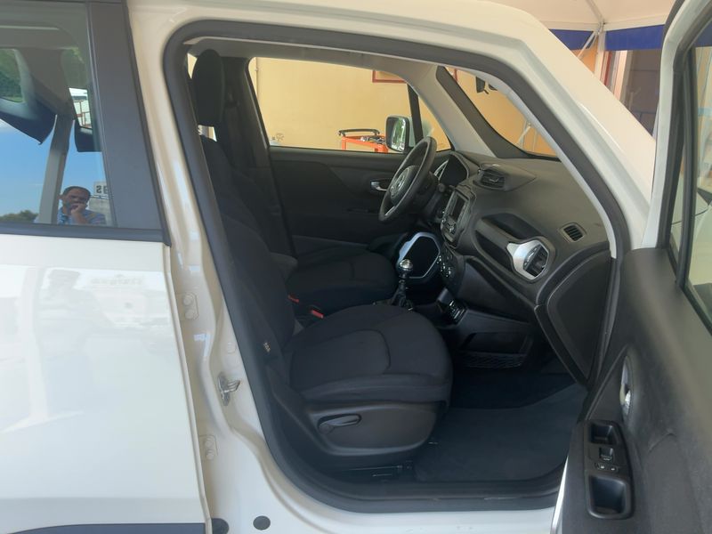 Jeep Renegade 1.0 TGDi Longitude 4x2 — zdjęcie 11