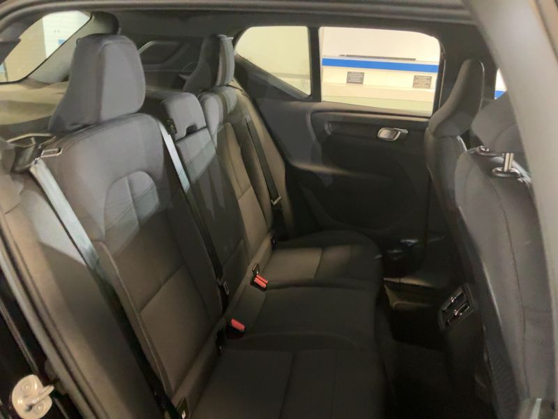 Volvo XC40 Recharge 170 kW Start 2WD — zdjęcie 14