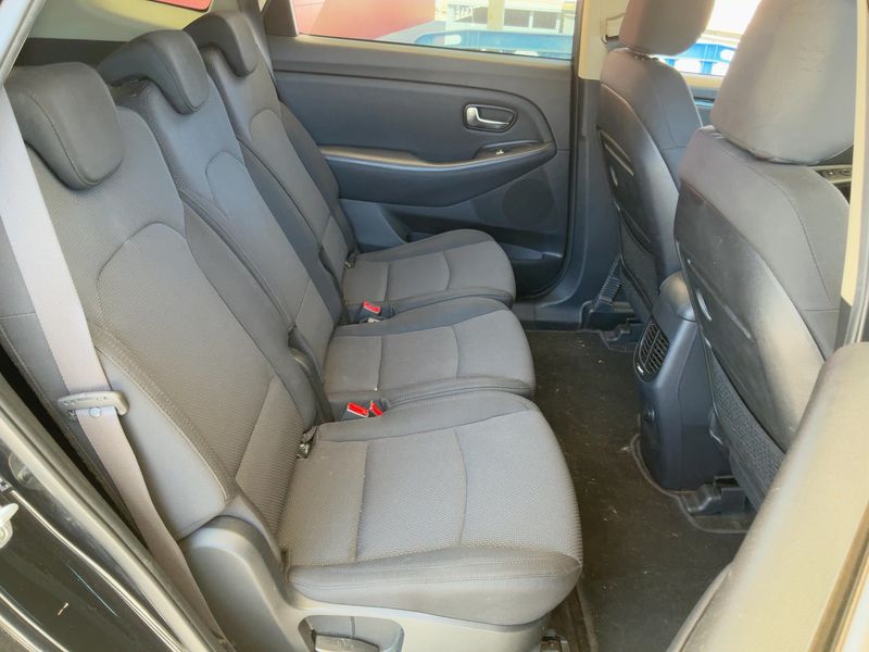 Kia Carens 1.7 CRDi Drive — zdjęcie 14