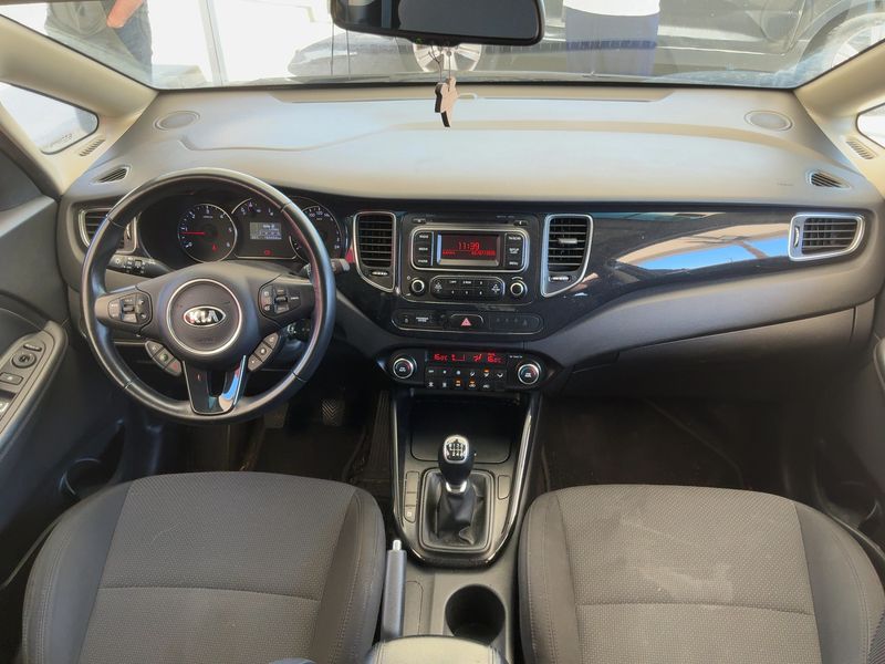 Kia Carens 1.7 CRDi Drive — zdjęcie 12