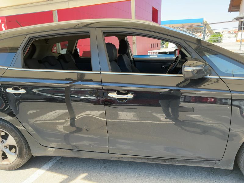 Kia Carens 1.7 CRDi Drive — zdjęcie 7