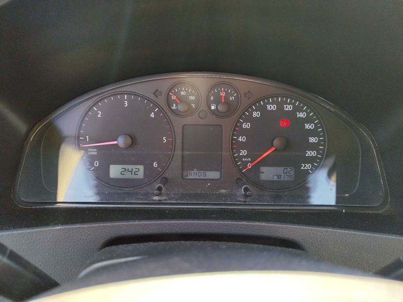 Volkswagen T5 Transporter 2.5 TDI Kasten — zdjęcie 12