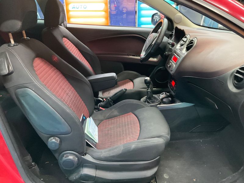 Alfa Romeo MiTo 1.3 JTD Distinctive — zdjęcie 3