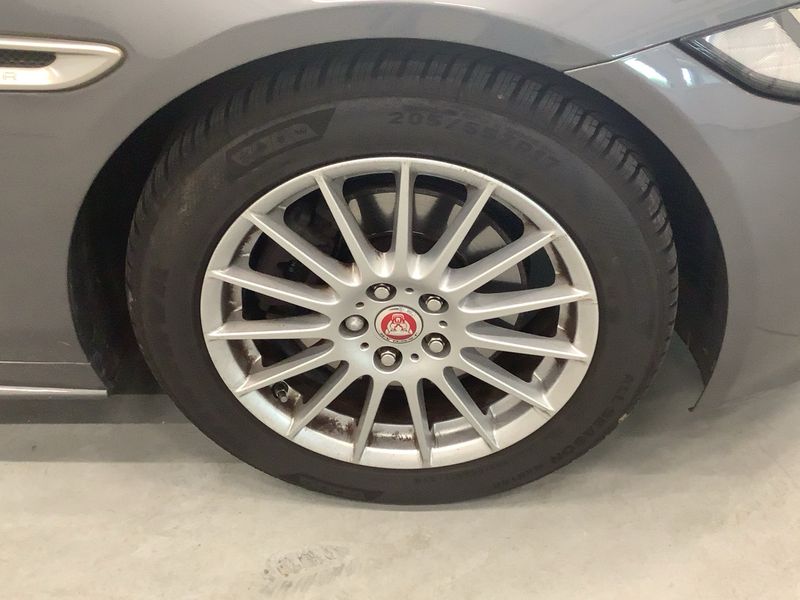 Jaguar XE 20d R-Sport 2018 – снимка 11