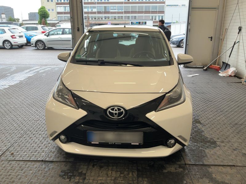 Toyota Aygo 1.0 X-Play Team D 2018 – снимка 14