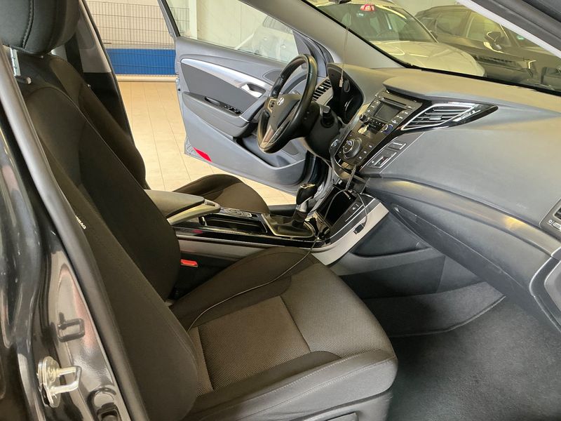 Hyundai i40 1.7 CRDi FIFA World Cup Edition — zdjęcie 11