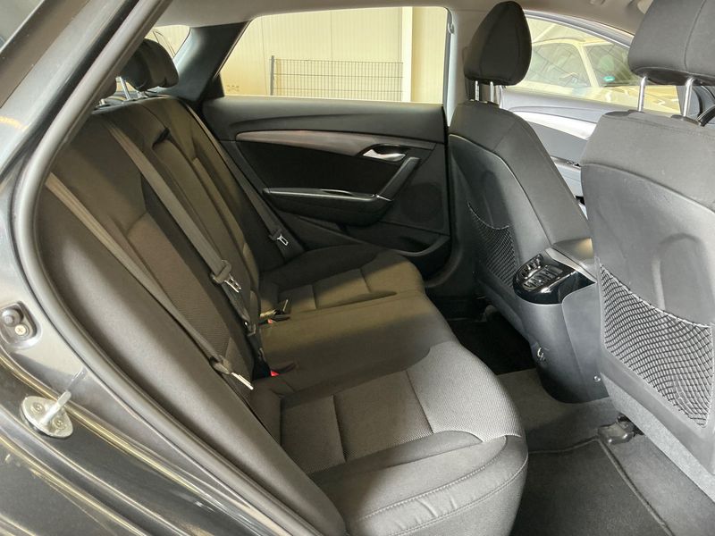 Hyundai i40 1.7 CRDi FIFA World Cup Edition — zdjęcie 14