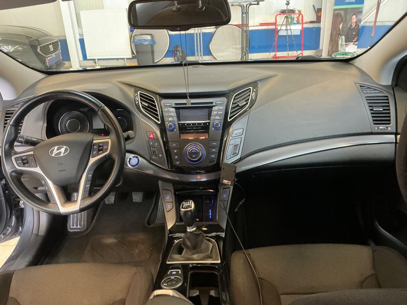 Hyundai i40 1.7 CRDi FIFA World Cup Edition — zdjęcie 12