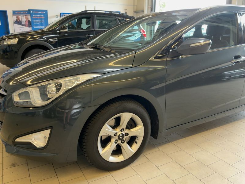 Hyundai i40 1.7 CRDi FIFA World Cup Edition — zdjęcie 2