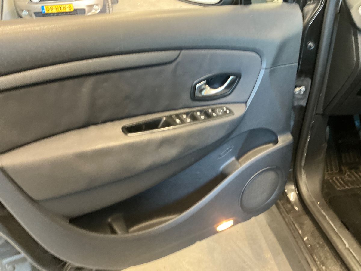 Renault Grand 2011 — photo 11