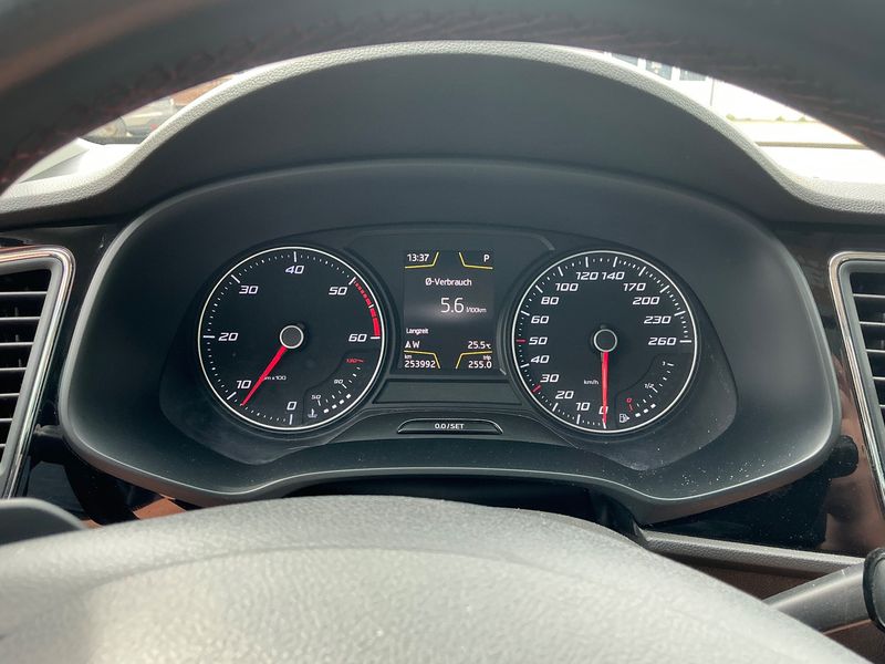 Seat Leon 2.0 TDI FR — zdjęcie 13