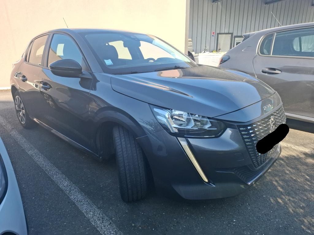Peugeot 208 2023 — photo 1