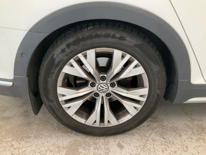 Volkswagen Passat Alltrack 2.0 TDI 4Motion BlueMotion Tech 2016 – снимка 9