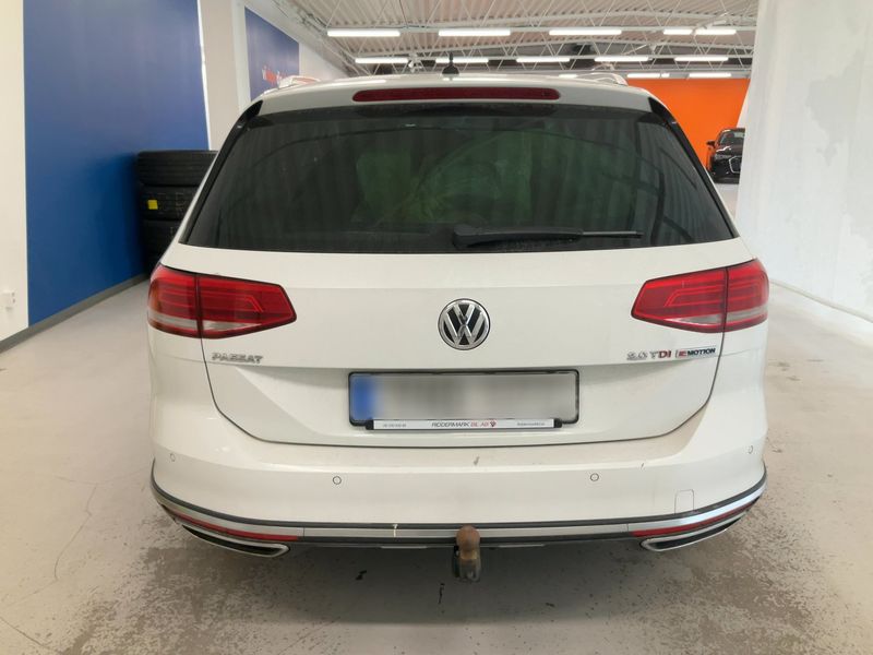 Volkswagen Passat Alltrack 2.0 TDI 4Motion BlueMotion Tech — zdjęcie 5