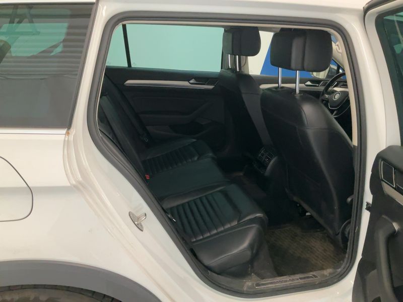 Volkswagen Passat Alltrack 2.0 TDI 4Motion BlueMotion Tech — zdjęcie 14