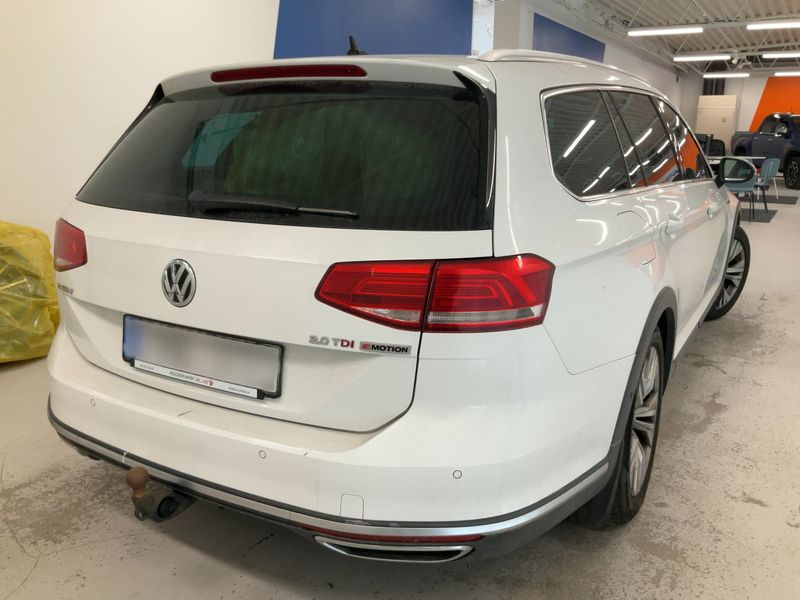 Volkswagen Passat Alltrack 2.0 TDI 4Motion BlueMotion Tech — zdjęcie 6