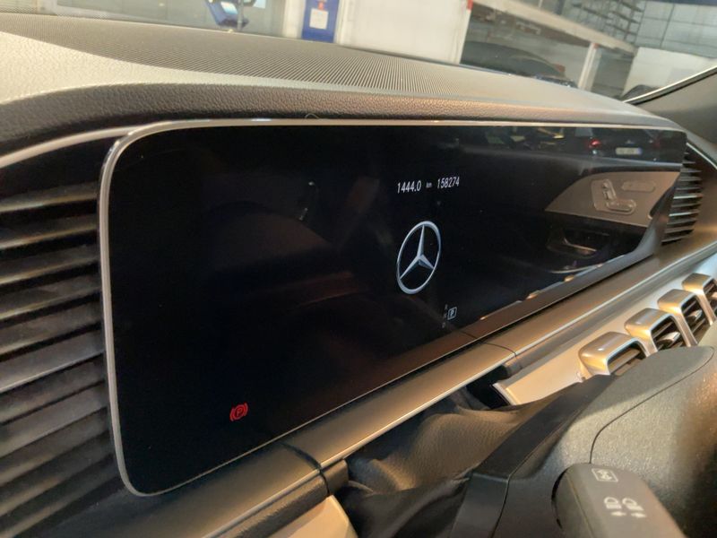 Mercedes-Benz GLE-Klasse GLE 300 d 4Matic AMG Line — zdjęcie 13