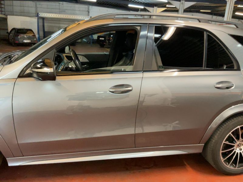 Mercedes-Benz GLE-Klasse GLE 300 d 4Matic AMG Line — zdjęcie 4