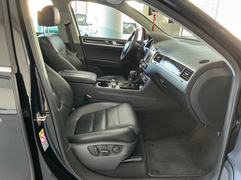 Volkswagen Touareg 3.0 V6 TDI BlueMotion Tech — zdjęcie 11