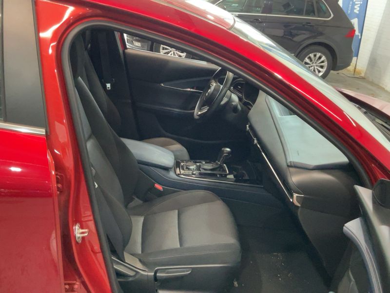 Mazda CX-30 2.0 Skyactiv-G Mild-Hybrid Selection 2WD — zdjęcie 11