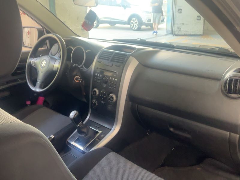 Suzuki Grand Vitara 1.9 DDiS 3 portes — zdjęcie 12