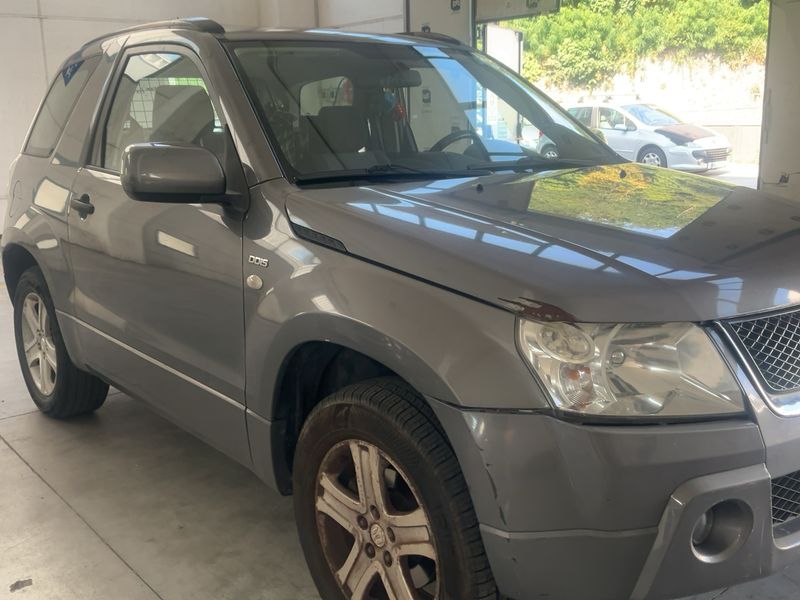 Suzuki Grand Vitara 1.9 DDiS 3 portes — zdjęcie 8