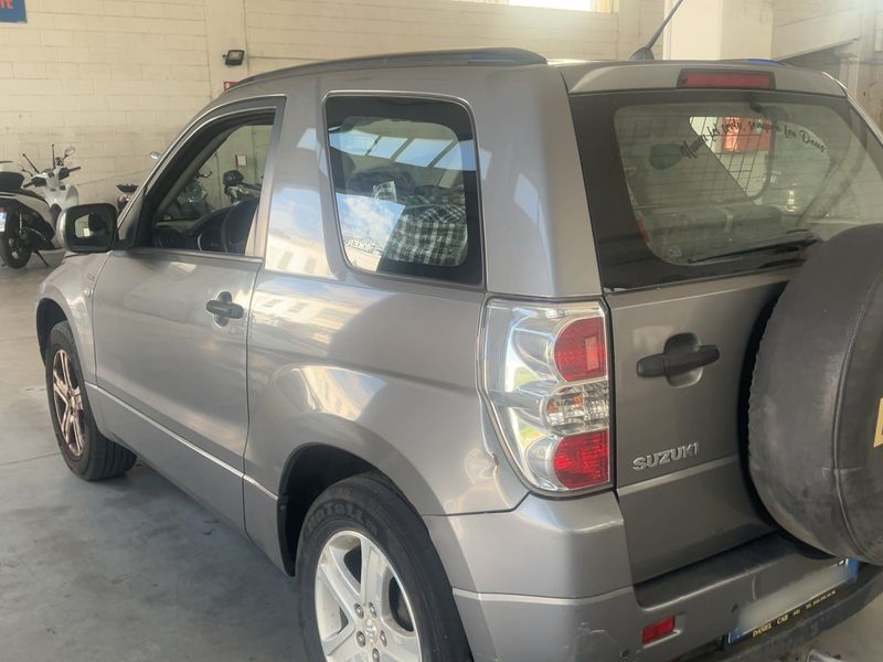 Suzuki Grand Vitara 1.9 DDiS 3 portes — zdjęcie 3