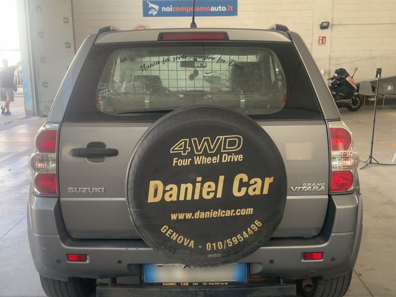 Suzuki Grand Vitara 1.9 DDiS 3 portes — zdjęcie 5