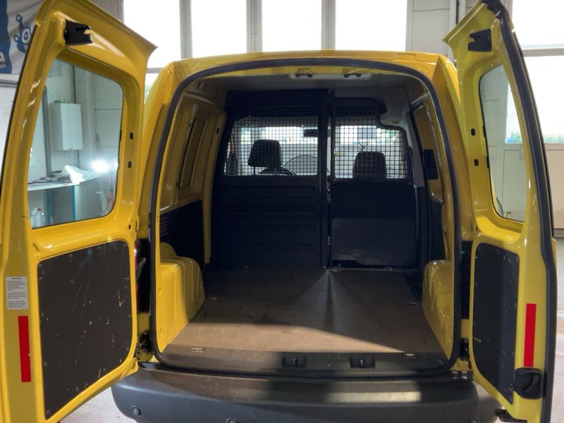 Volkswagen Caddy 1.6 TDI Kasten 2011 – снимка 15