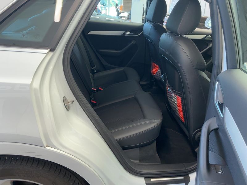 Audi Q3 2.0 TDI — zdjęcie 14