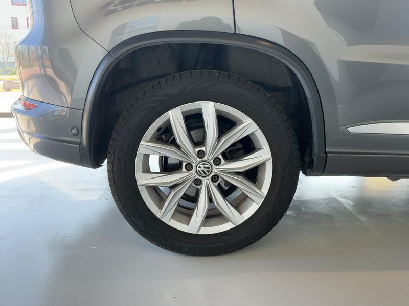 Volkswagen Tiguan 2.0 TDI Sport & Style 4Motion BlueMotion Tech 2015 – снимка 9