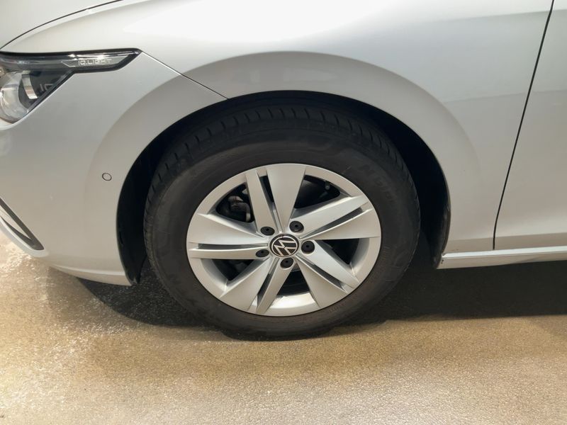 Volkswagen Golf VIII 2.0 TDI Life 2022 – снимка 3