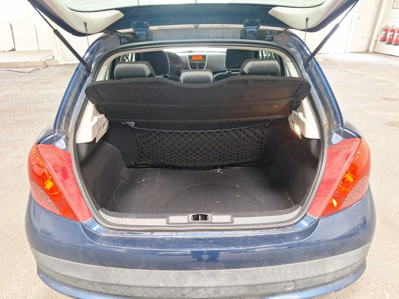 Peugeot 207 1.6 HDi Exécutive — zdjęcie 9