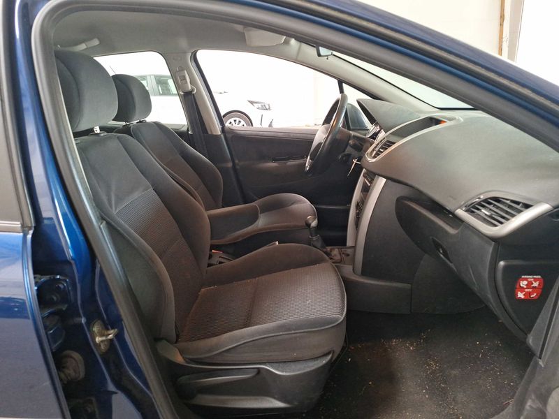 Peugeot 207 1.6 HDi Exécutive — zdjęcie 10