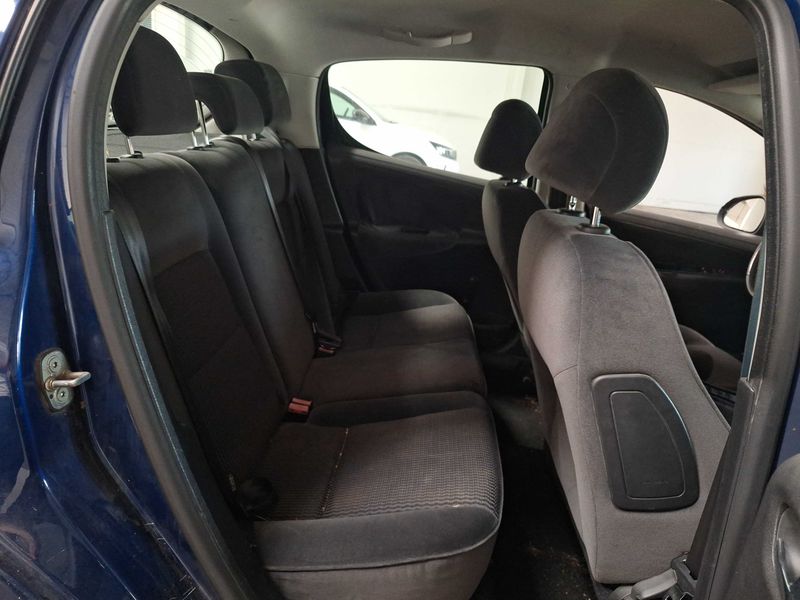 Peugeot 207 1.6 HDi Exécutive — zdjęcie 13