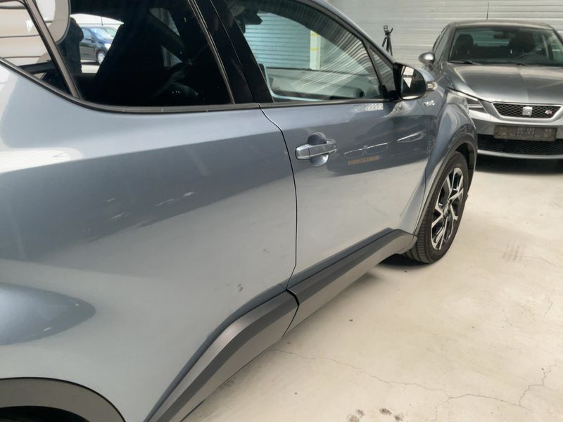 Toyota C-HR 2.0 Hybrid Lounge — zdjęcie 7