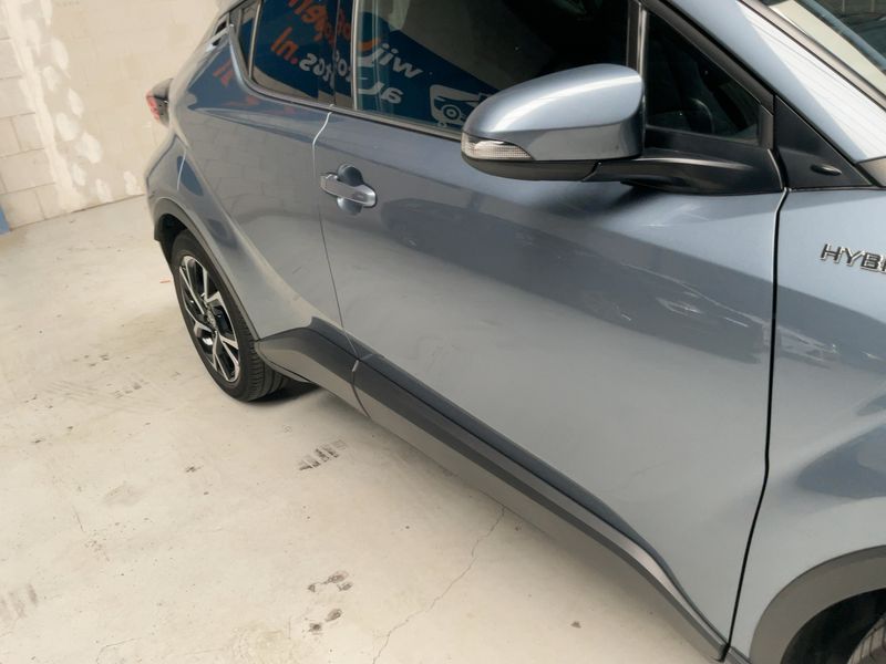 Toyota C-HR 2.0 Hybrid Lounge — zdjęcie 8