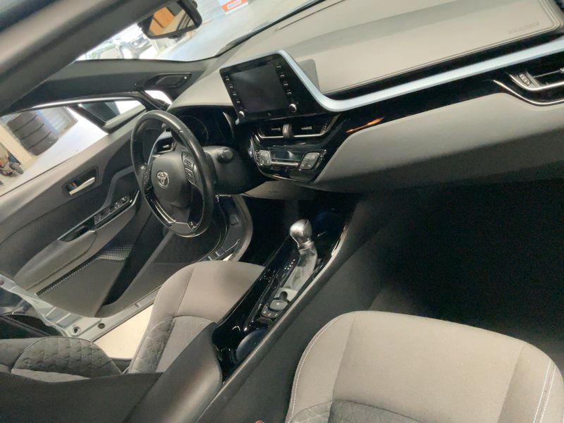 Toyota C-HR 2.0 Hybrid Lounge — zdjęcie 12