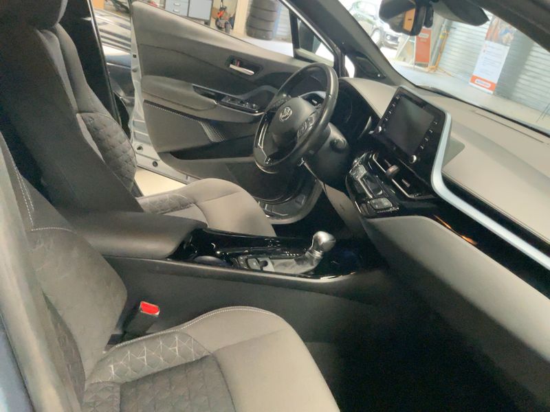 Toyota C-HR 2.0 Hybrid Lounge — zdjęcie 11