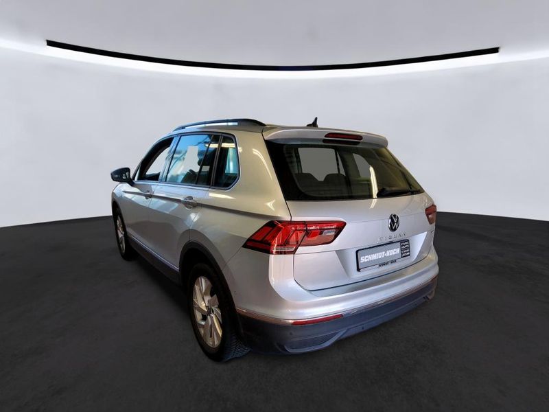 Volkswagen Tiguan 2.0 TSI Life 4Motion — zdjęcie 14