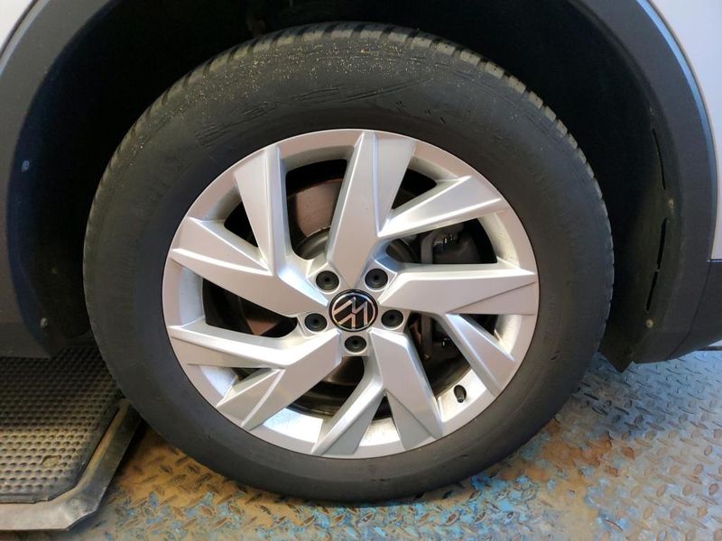 Volkswagen Tiguan 2.0 TSI Life 4Motion — zdjęcie 24