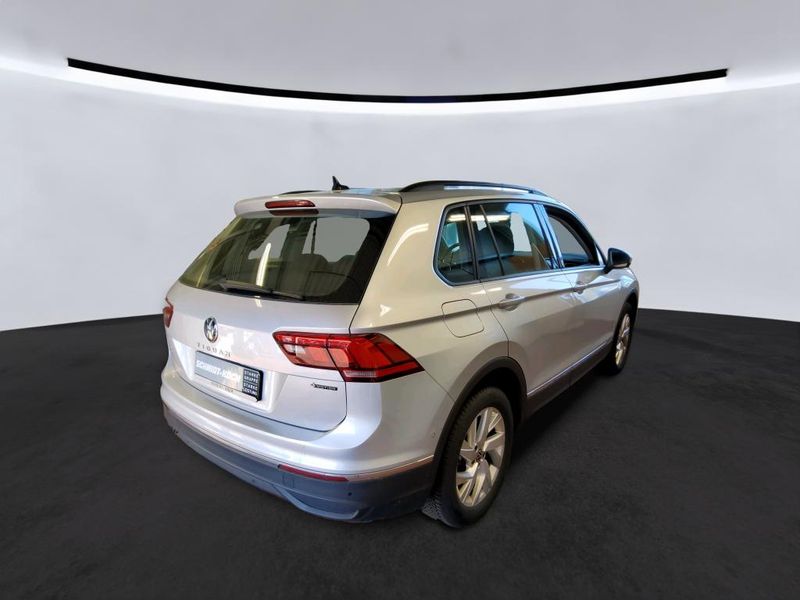Volkswagen Tiguan 2.0 TSI Life 4Motion — zdjęcie 15