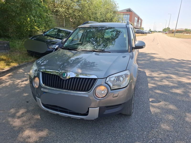 Skoda Yeti 2.0 TDI Elegance 4x4 2011 – снимка 1