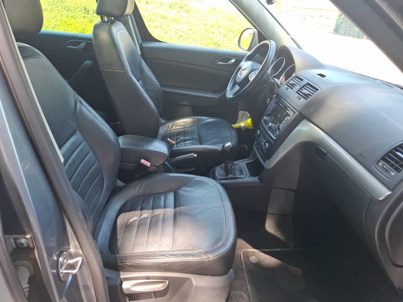 Skoda Yeti 2.0 TDI Elegance 4x4 2011 – снимка 10