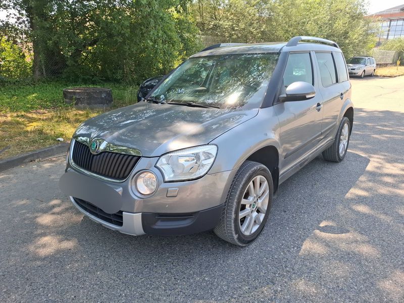 Skoda Yeti 2.0 TDI Elegance 4x4 2011 – снимка 2