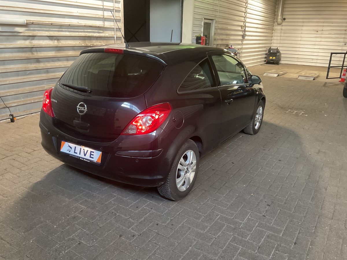 Opel Corsa 1.2 150 Jahre Opel