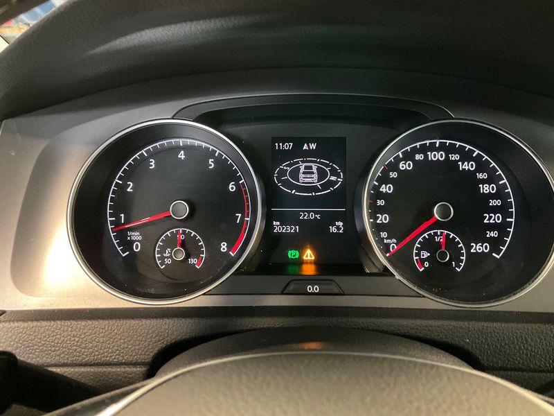 Volkswagen Golf VII 1.2 TSI Lounge BlueMotion Tech 2016 – снимка 18