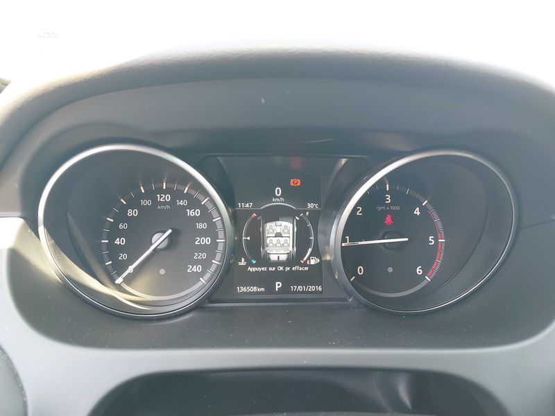 Land Rover Discovery Sport 2.0 Td4 SE AWD — zdjęcie 12