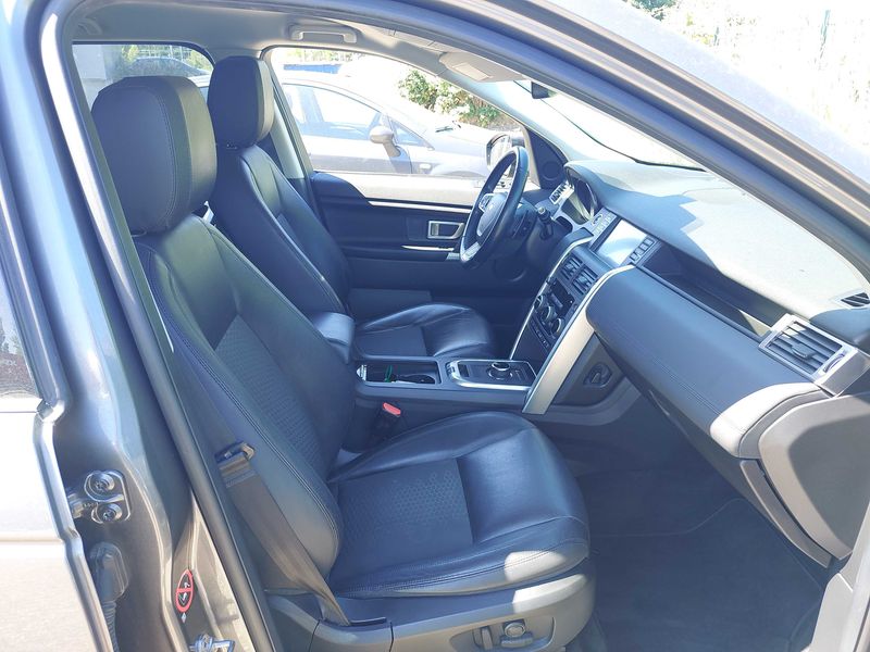 Land Rover Discovery Sport 2.0 Td4 SE AWD — zdjęcie 10