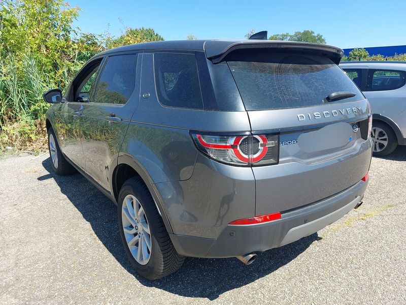 Land Rover Discovery Sport 2.0 Td4 SE AWD — zdjęcie 3